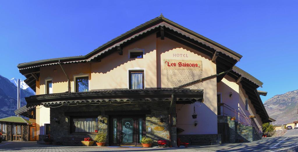 Hotel Les Saisons Saint-Vincent Exterior foto