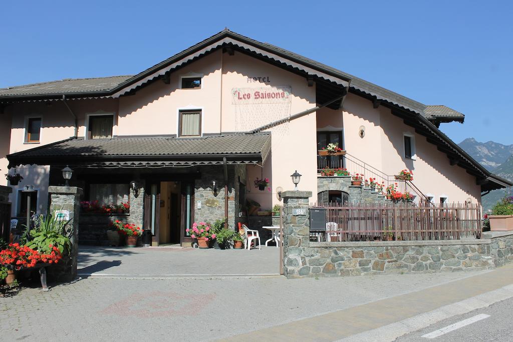 Hotel Les Saisons Saint-Vincent Exterior foto